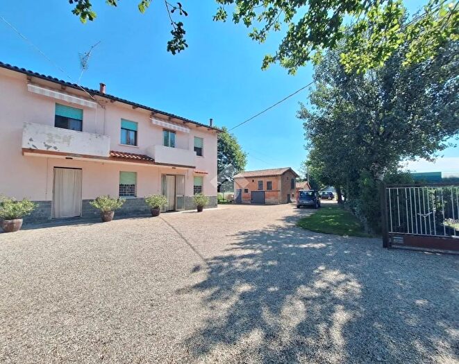 Appartamento trilocale in vendita in Via Comastri, Medicina