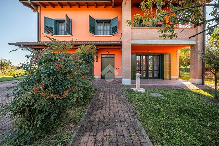Casa con 5 locali in vendita in Via Pindaro, Reggio Emilia