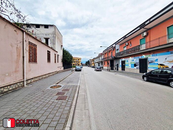 Appartamento trilocale in affitto in Via Spiniello, Centro, Acerra