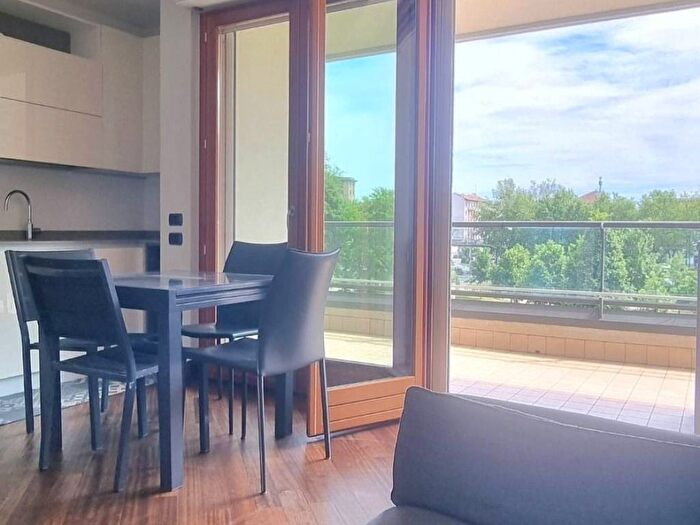 Appartamento trilocale in affitto in Via Giovanni Segantini, Navigli Darsena, Milano