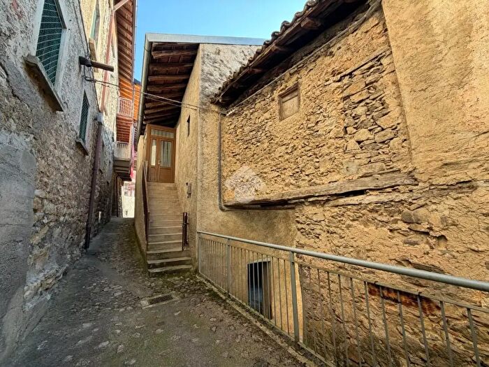 Casa con 5 locali in vendita in Via Costalottiere, Erve