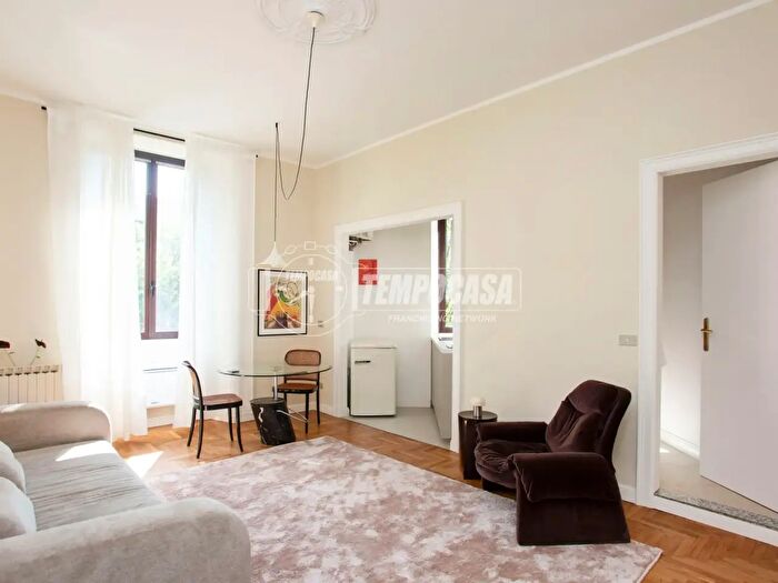 Appartamento bilocale in vendita in Via Cenisio, Milano