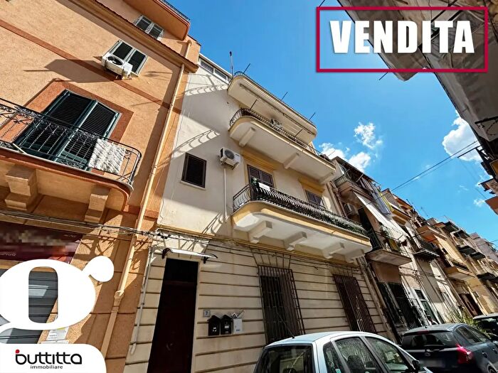 Appartamento trilocale in vendita in Via Palagonia, Bagheria