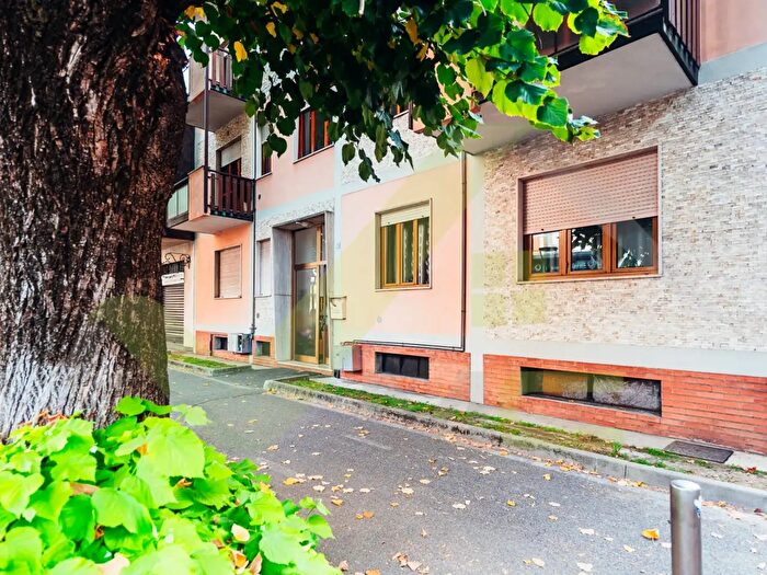 Appartamento trilocale in vendita in Viale Gavazzi, Melzo