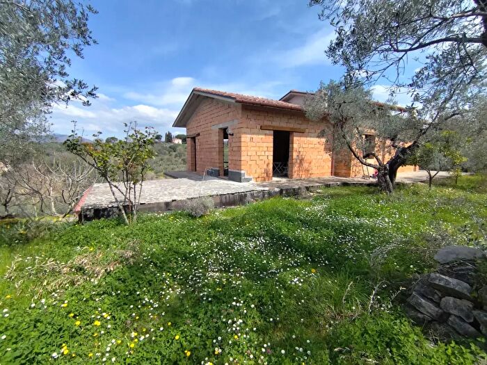 Casa con 6 locali in vendita in Via Grotti, Poggio Nativo