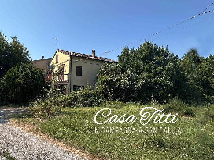 Casa con 12 locali in vendita in Strada della Bruciata, Senigallia