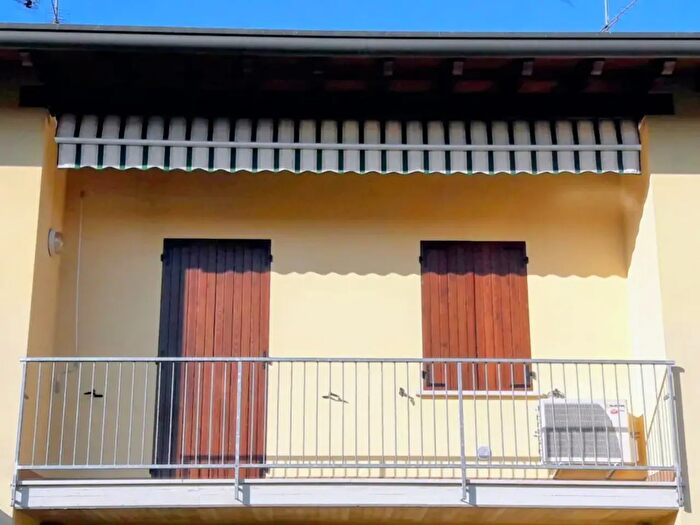 Appartamento trilocale in vendita in Via San Martino, Solferino