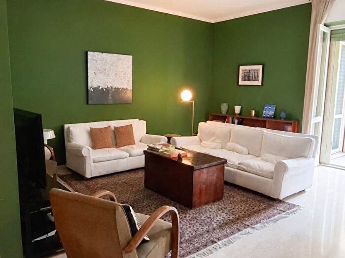 Appartamento quadrilocale in affitto in Via Egadi, Dezza, Milano
