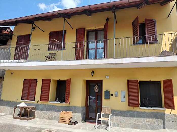 Casa con 6 locali in vendita in Via San Grato, Corio