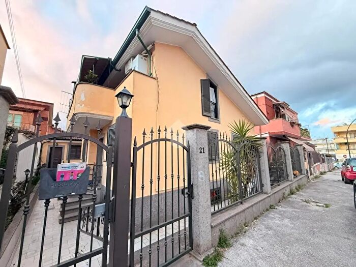 Appartamento trilocale in vendita in Via dei Larici, Aprilia