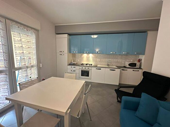 Appartamento trilocale in vendita in Via N Pesce, Taggia