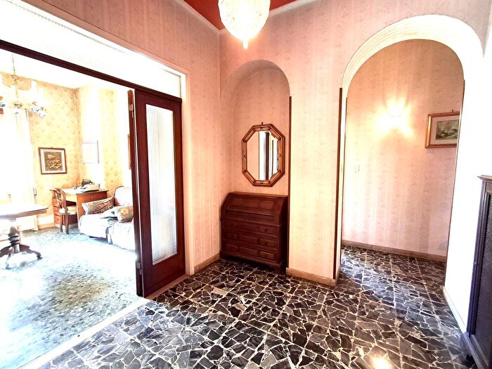 Appartamento con 6 locali in vendita in Lucca