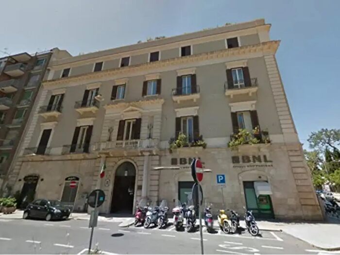 Appartamento trilocale in affitto in Largo Nitti Valentini, Bari