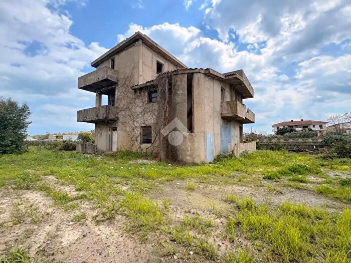 Casa con 5 locali in vendita in Via Cassano Ionio, Botricello