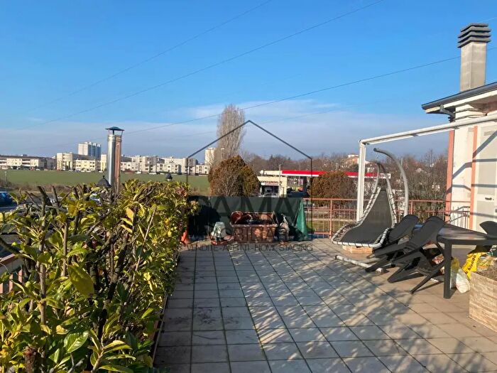 Appartamento in vendita in Via Maggio, Parma