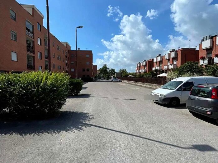 Appartamento con 6 locali in vendita in Latina
