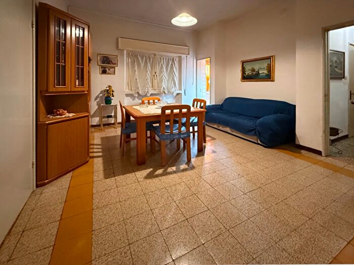 Appartamento trilocale in vendita in Via Vittoria, Tresignana