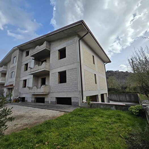 Casa con 6 locali in vendita in Iungito Montoro Avellino, Montoro