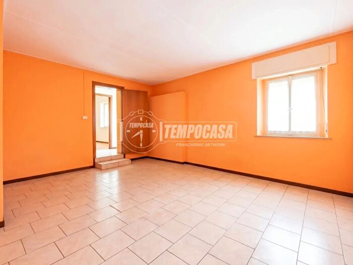Appartamento quadrilocale in vendita in Via Capitano Giovanni Ubbiali, Lurano