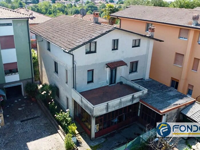 Casa trilocale in vendita in Vicolo Collodi, Castelli Calepio