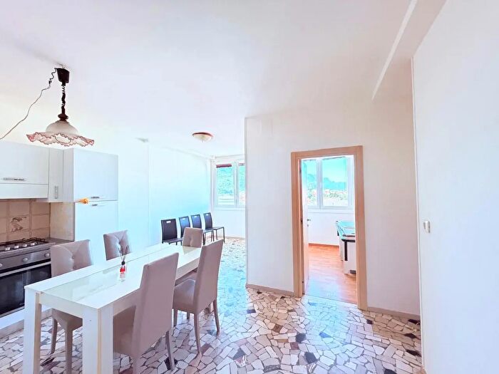 Appartamento trilocale in vendita in Via Orazio Benevoli, Trento