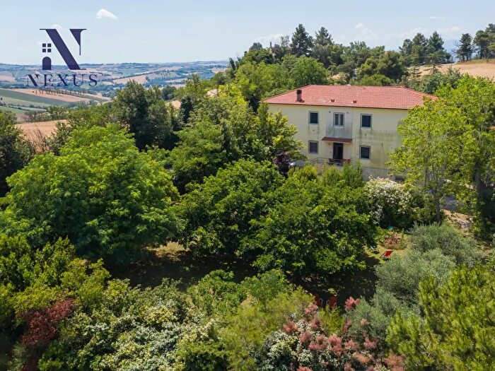 Casa con 10 locali in vendita in Corinaldo