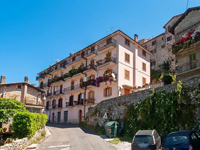 Appartamento quadrilocale in vendita in Via Marconi, Segni