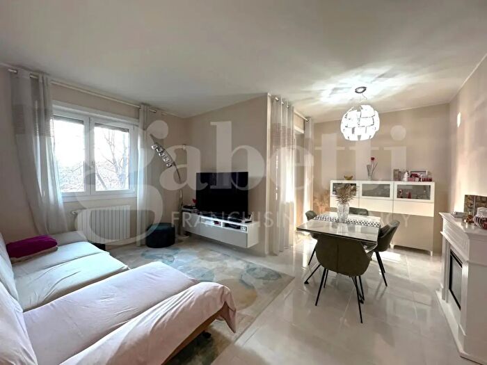 Appartamento quadrilocale in vendita in Via Ambrosini, Monza