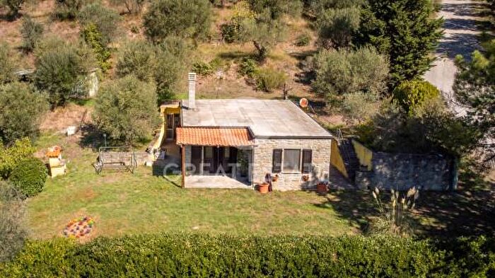Casa con 6 locali in vendita in Località Torraccia, Tuoro Sul Trasimeno