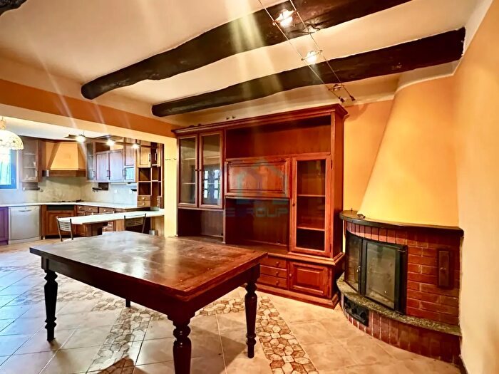 Casa con 10 locali in vendita in Località Bricco, Altare