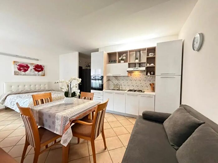 Appartamento monolocale in vendita in Via San Rocco, Seregno