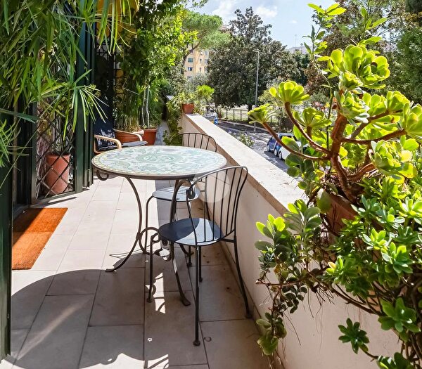 Appartamento con 10 locali in vendita in Multilocale Via Piccinni, Roma