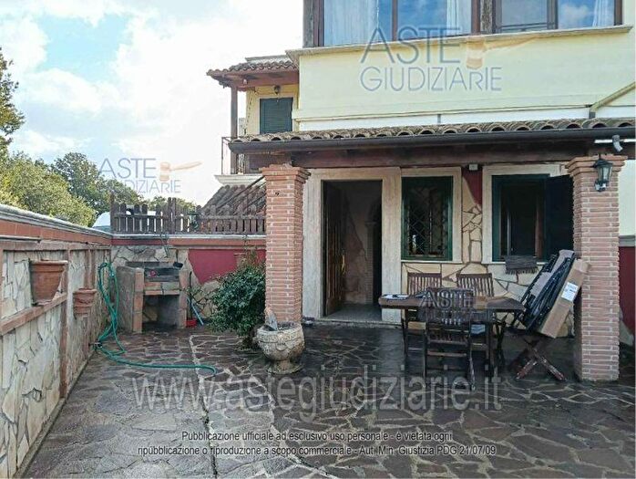 Casa quadrilocale in vendita in Via Orbetello Ardea Rm Italia, Ardea