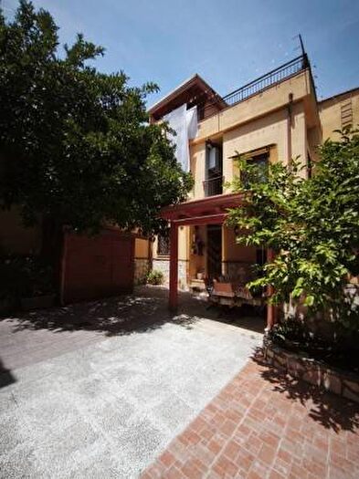 Casa con 6 locali in affitto in Piazza Margherita, Chiaiano, Napoli