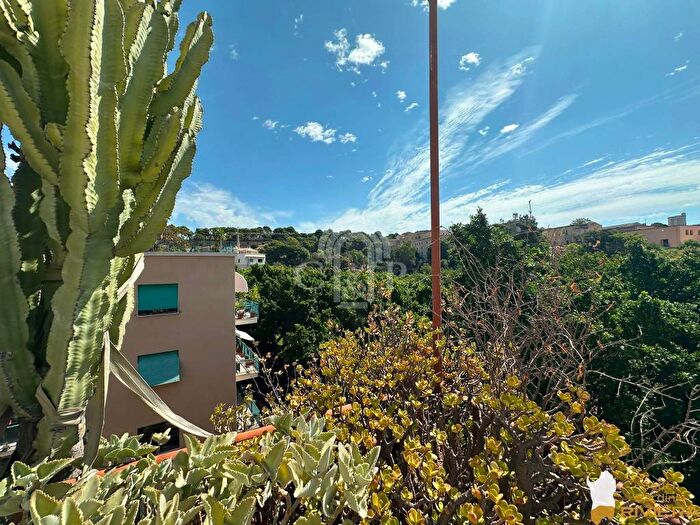 Appartamento con 5 locali in affitto in Viale Luigi Merello, Tuvixeddu, Cagliari