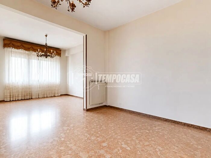 Appartamento quadrilocale in vendita in Corso Europa, Genova