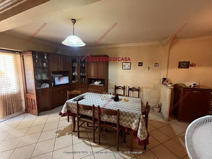 Casa trilocale in vendita in Sciara