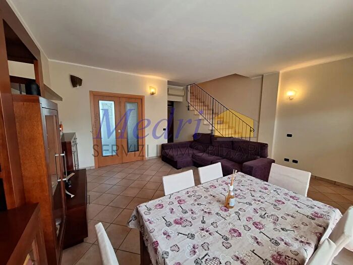 Casa con 8 locali in vendita in Via Giorgio Perlasca, Cesena