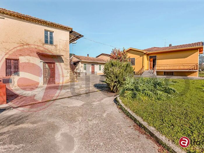 Casa con 6 locali in vendita in Contrada Rondinella, Arpino