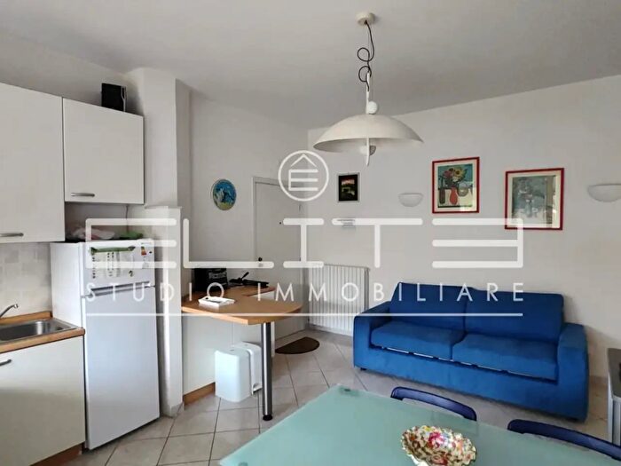 Appartamento trilocale in vendita in Marcelli Via Venezia, Numana