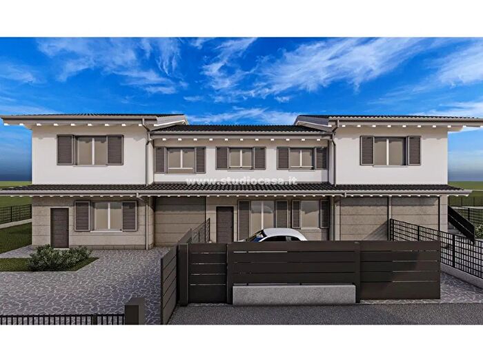 Casa con 5 locali in vendita in Via Firenze, Calvenzano