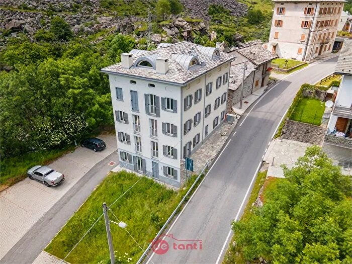 Case in Vendita e in Affitto - 2