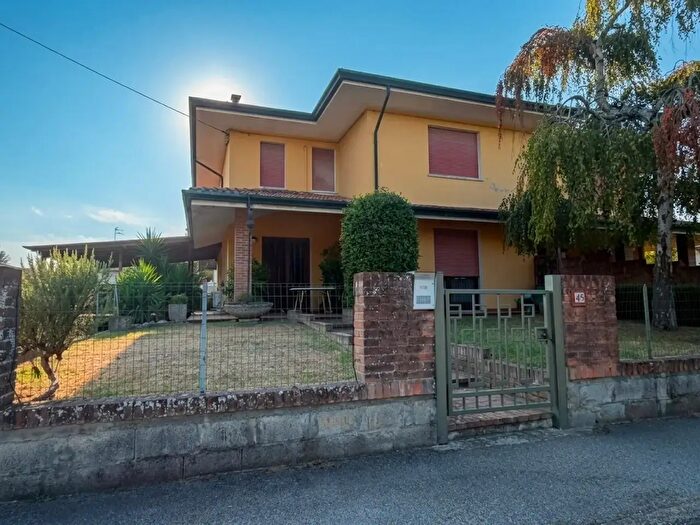 Casa con 7 locali in vendita in Via della Repubblica, Villadose