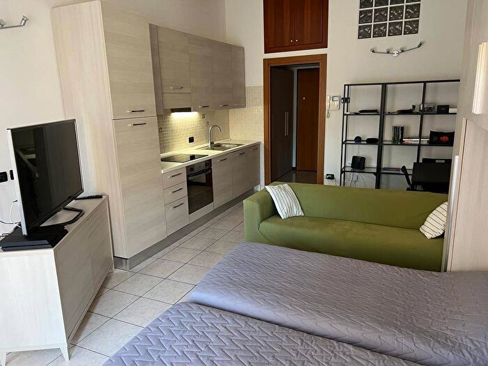 Appartamento monolocale in affitto in Via Celeste Clericetti, Città Studi, Milano
