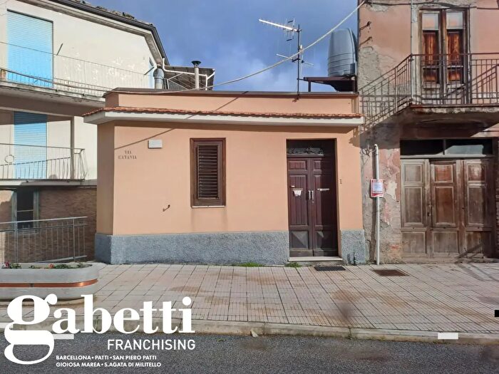 Casa trilocale in vendita in Via Catania, San Piero Patti