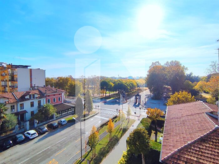 Appartamento con 5 locali in vendita in Mantova