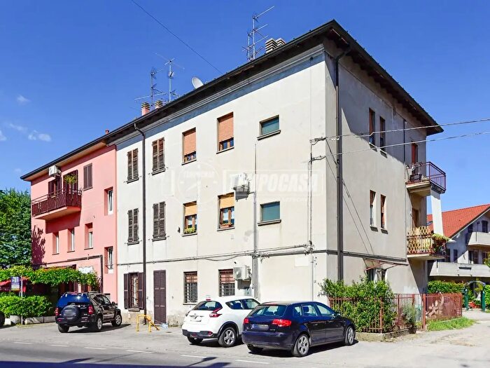 Appartamento bilocale in vendita in Via Montello, Cantu