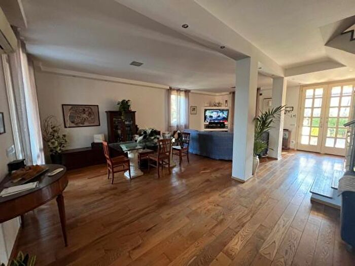 Casa con 6 locali in vendita in Sassuolo