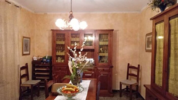 Casa con 6 locali in vendita in Via di Mastiano E Gugliano, Lucca