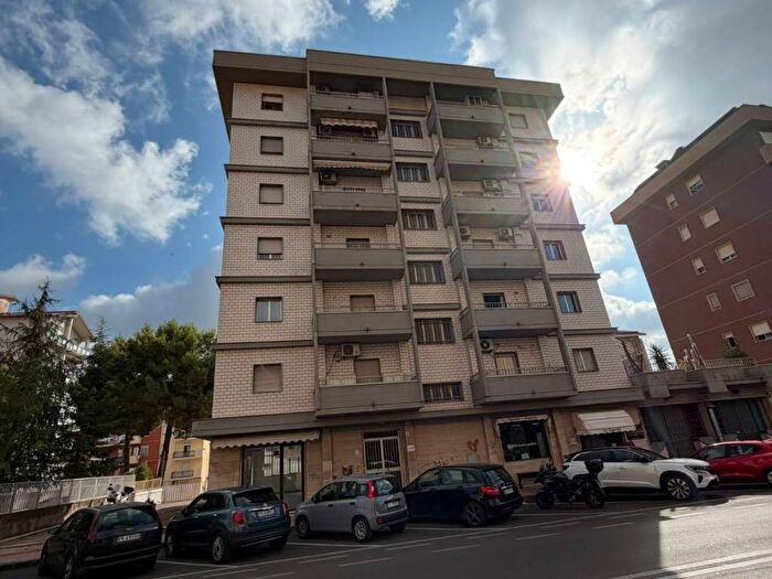 Appartamento trilocale in affitto in Via Fra' Giarratana, Centro, Caltanissetta
